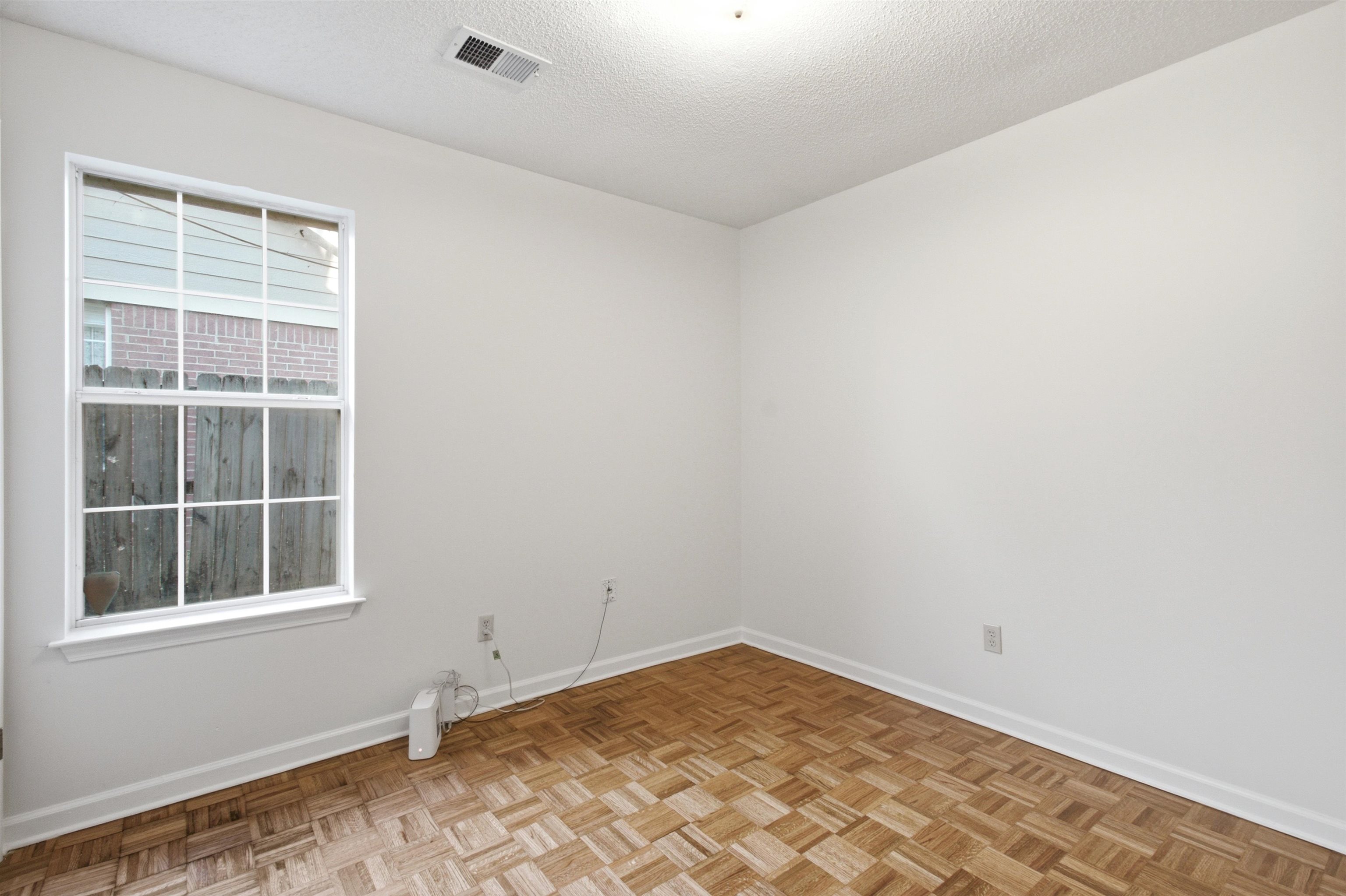 817 PECAN GARDENS CIR