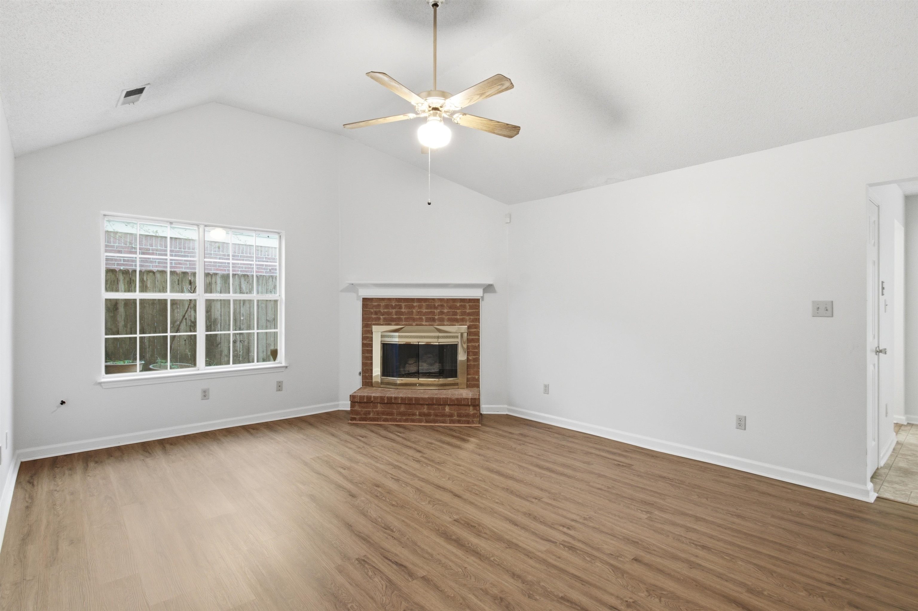 817 PECAN GARDENS CIR
