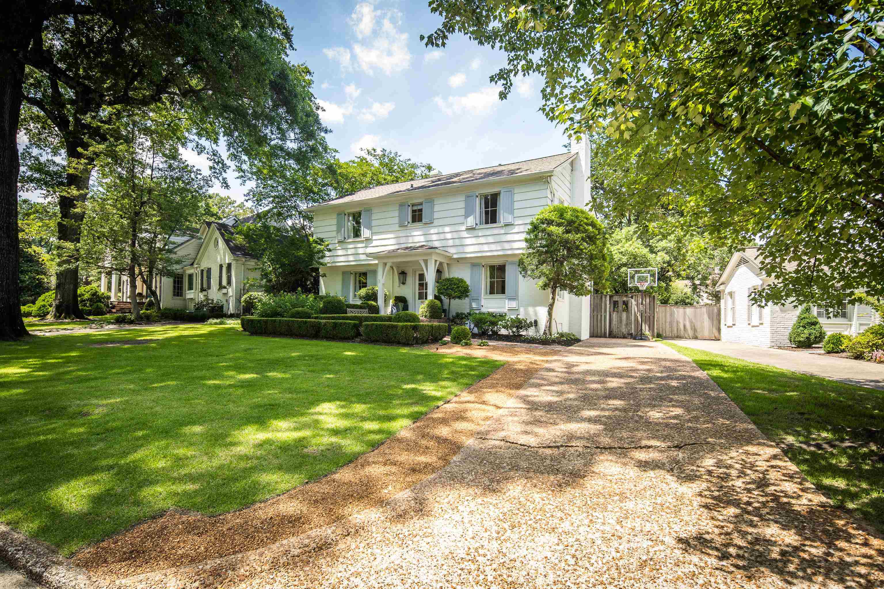 2938 GARDEN LN