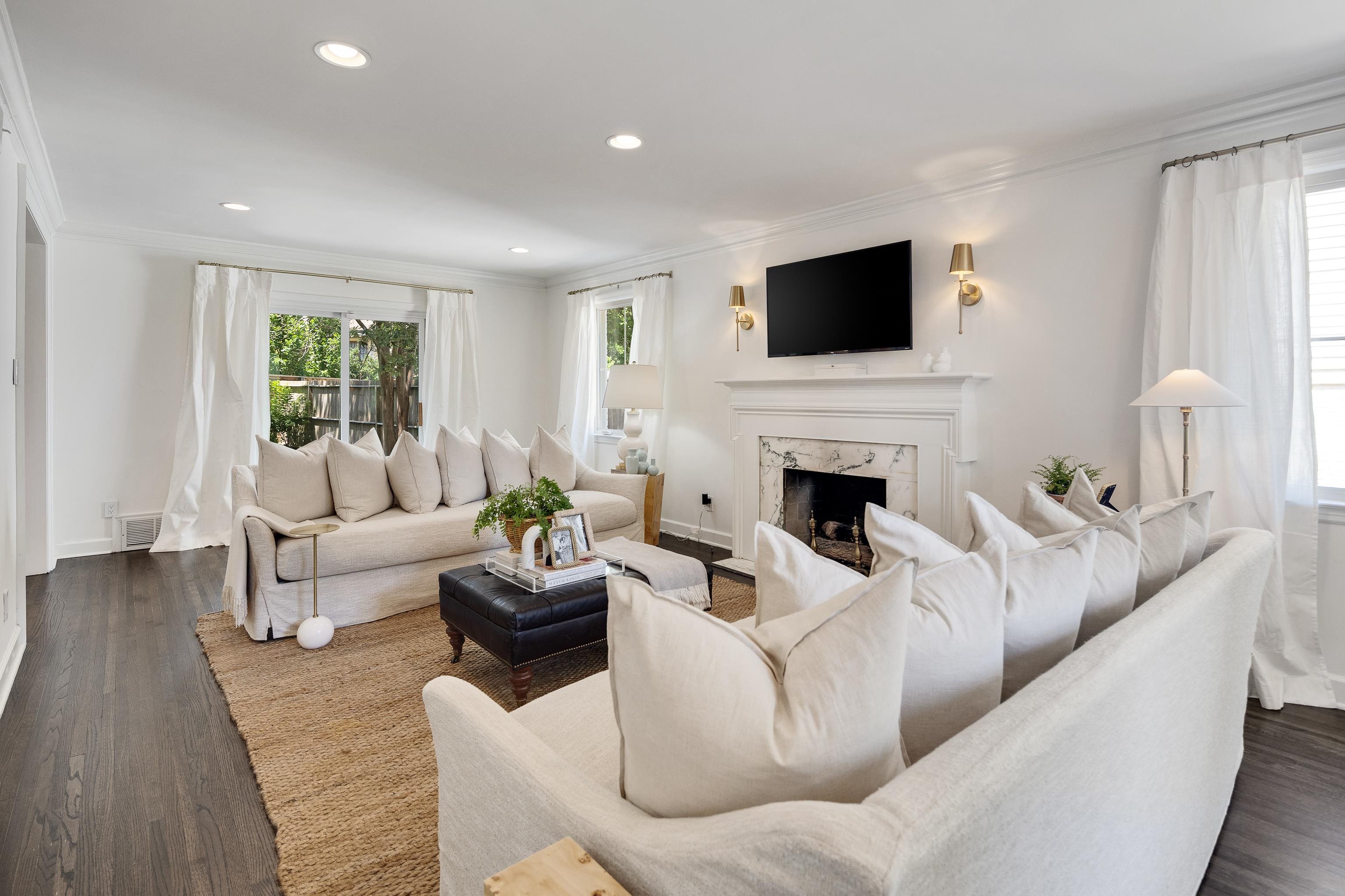 2938 GARDEN LN
