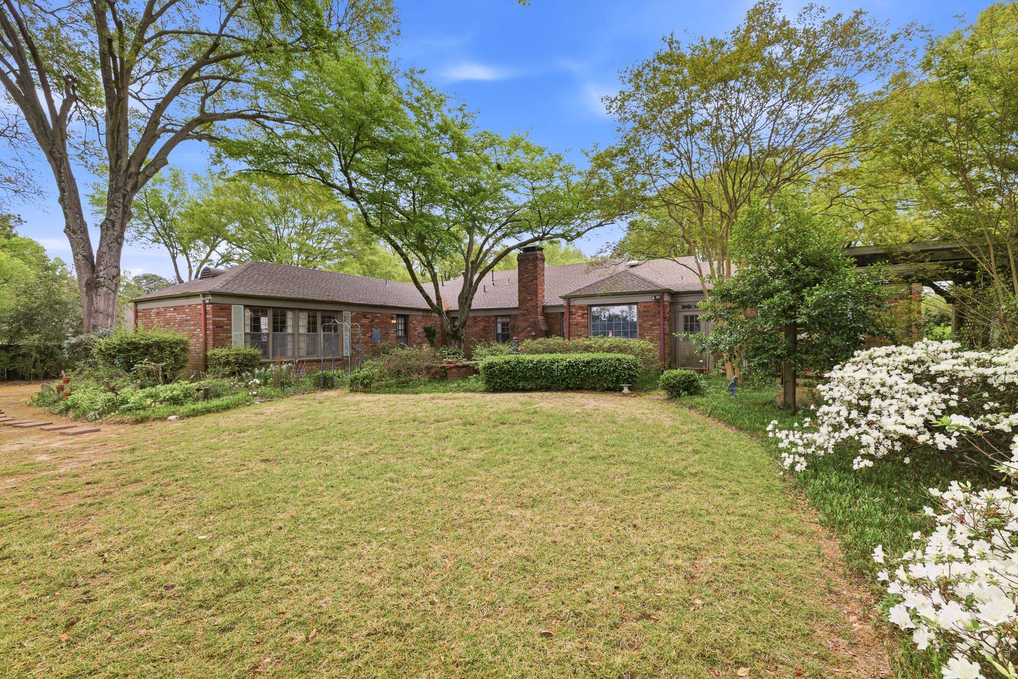 6668 MONMOUTH DR
