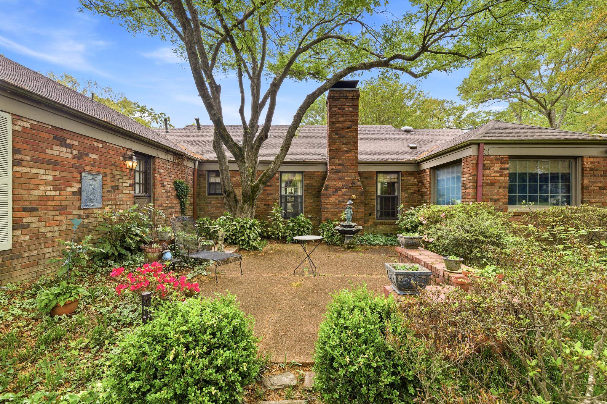 6668 MONMOUTH DR