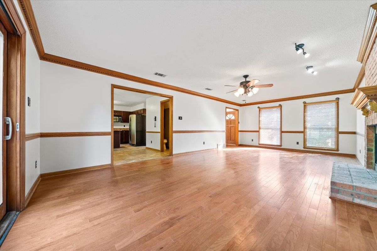 8861 BRIARWOOD CV