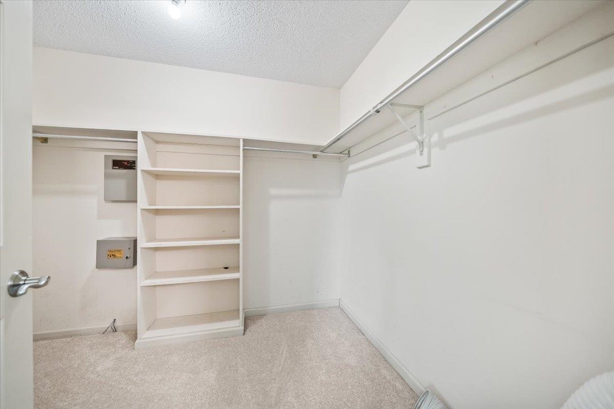 8861 BRIARWOOD CV