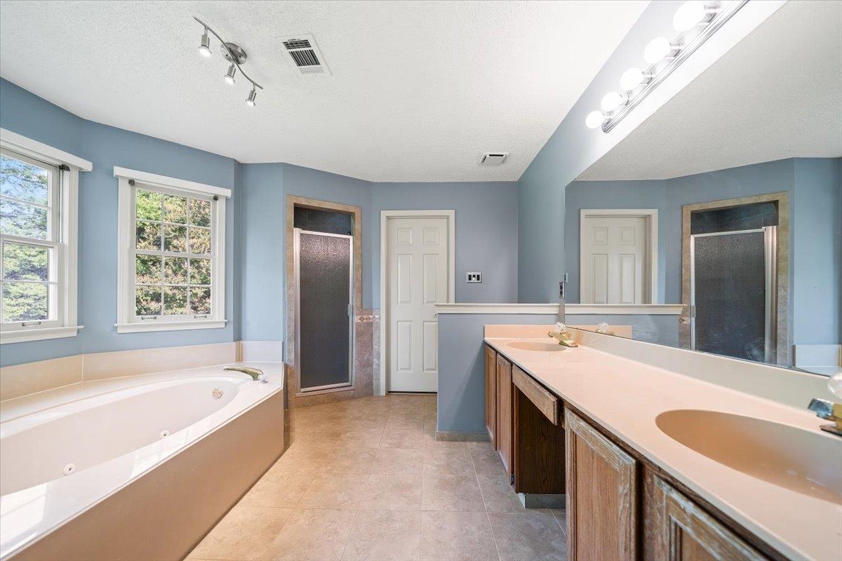 8861 BRIARWOOD CV