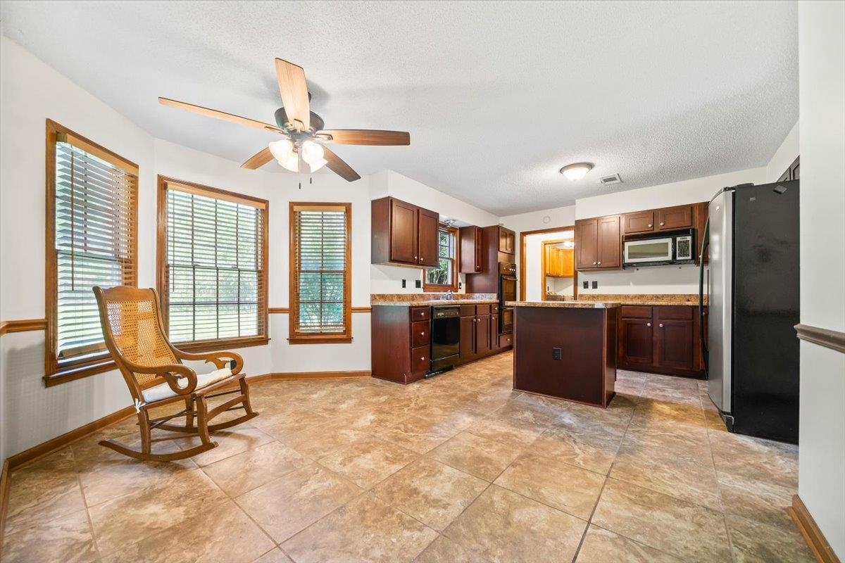 8861 BRIARWOOD CV