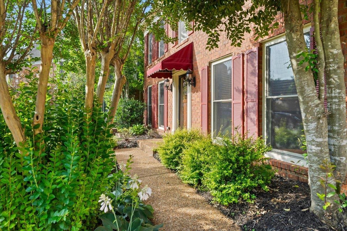 8861 BRIARWOOD CV