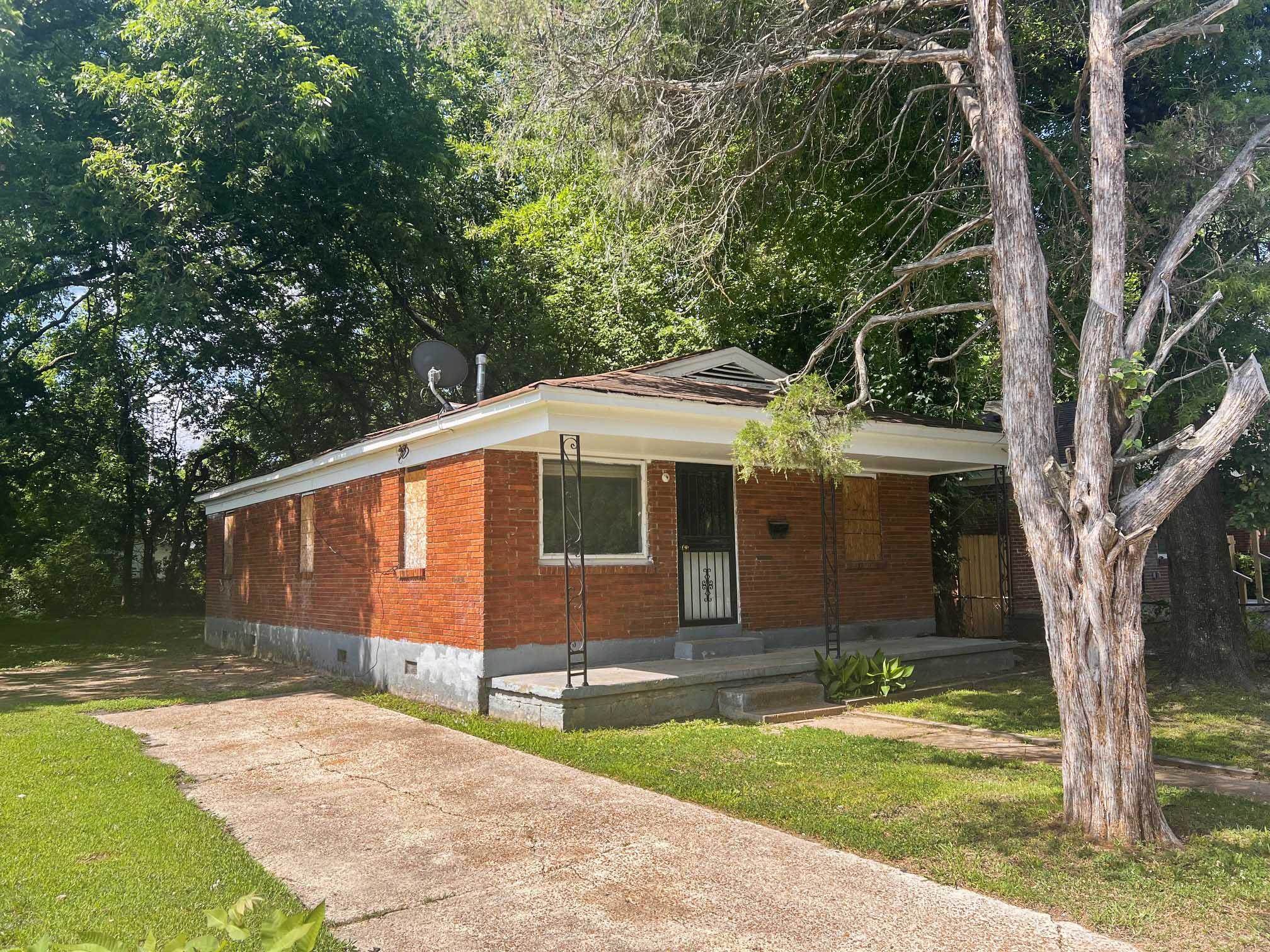 2495 WINNONA AVE