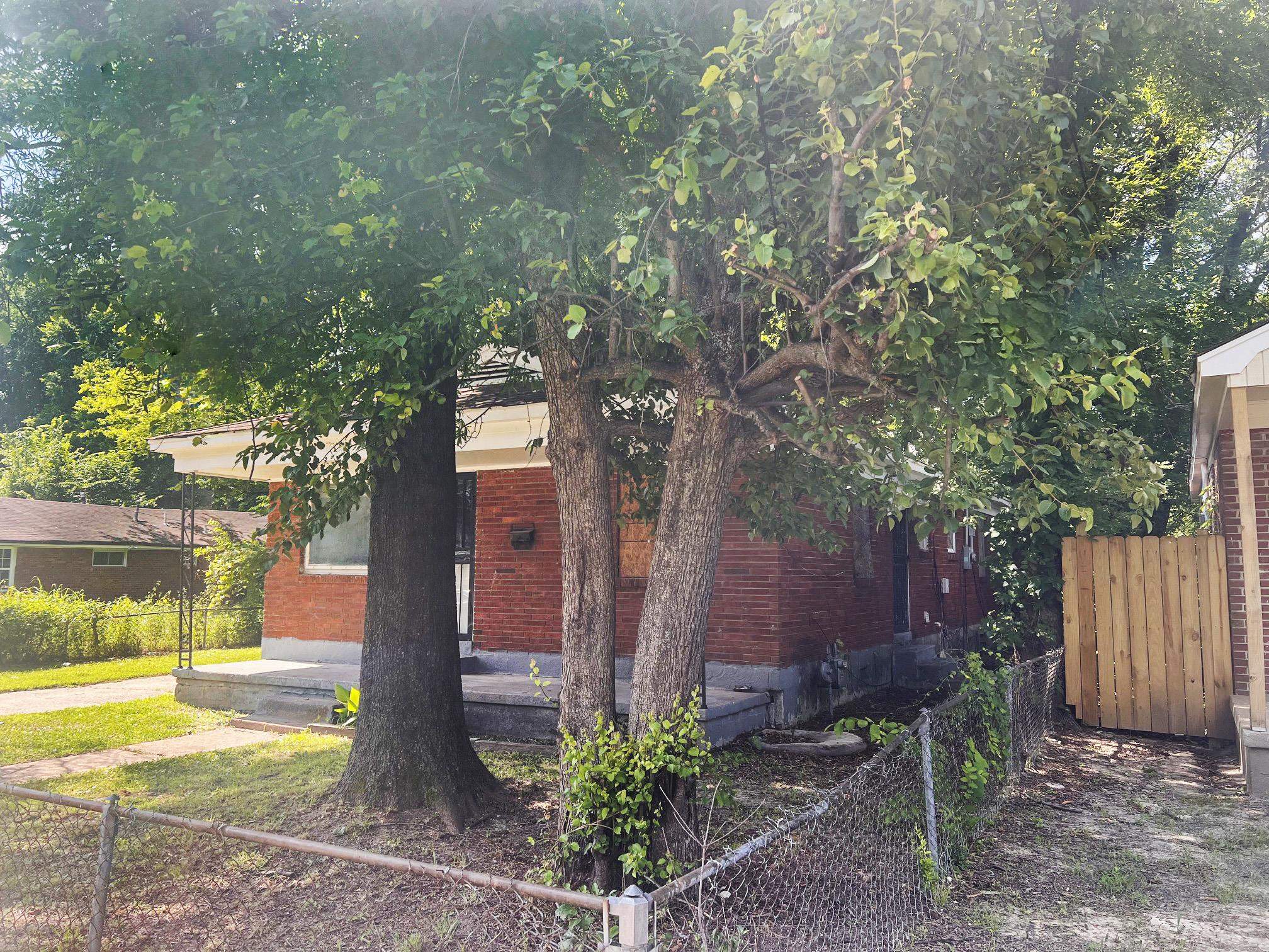 2495 WINNONA AVE