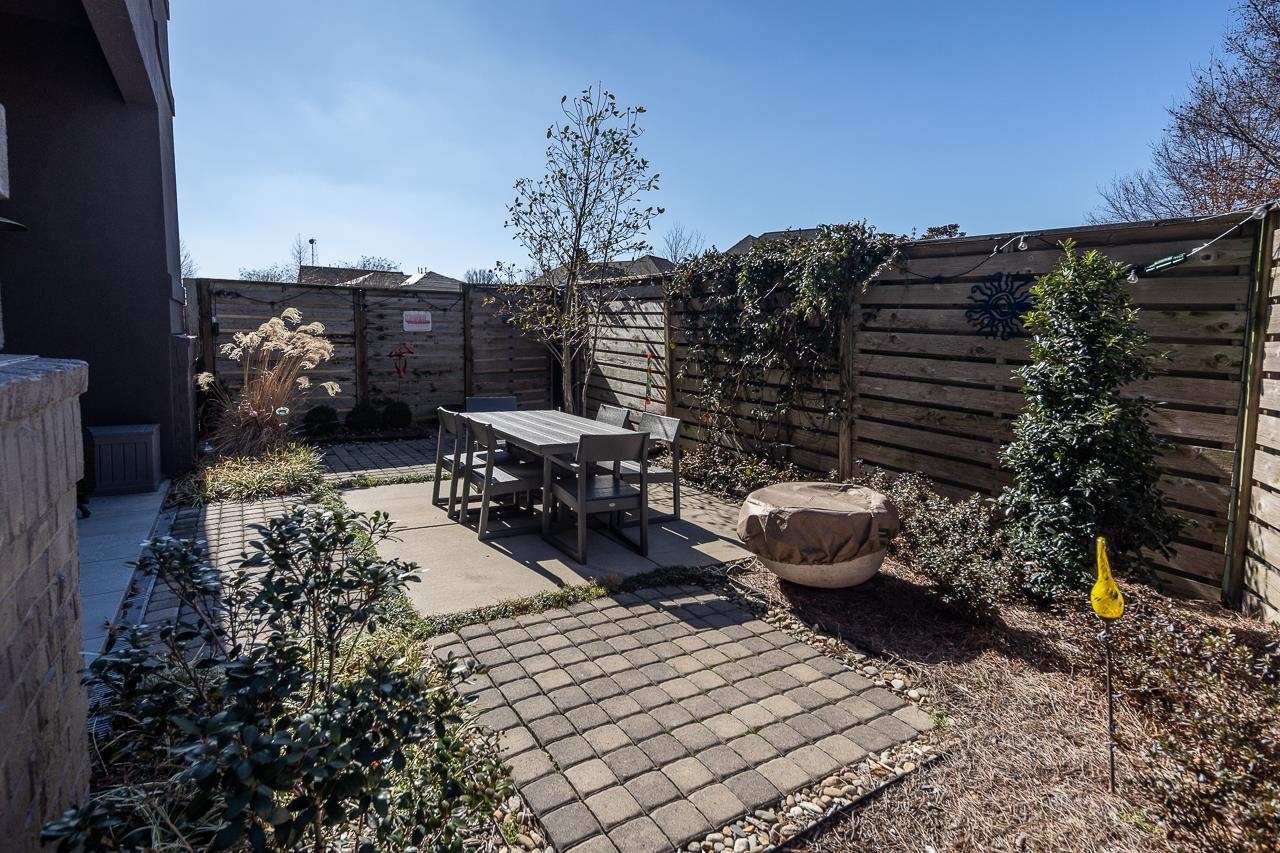 717 RIVERSIDE DR Unit: 109