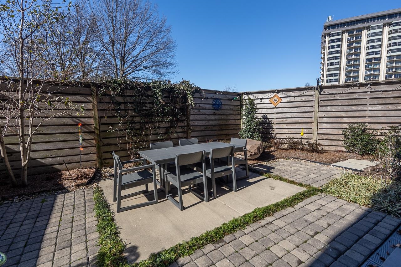 717 RIVERSIDE DR Unit: 109