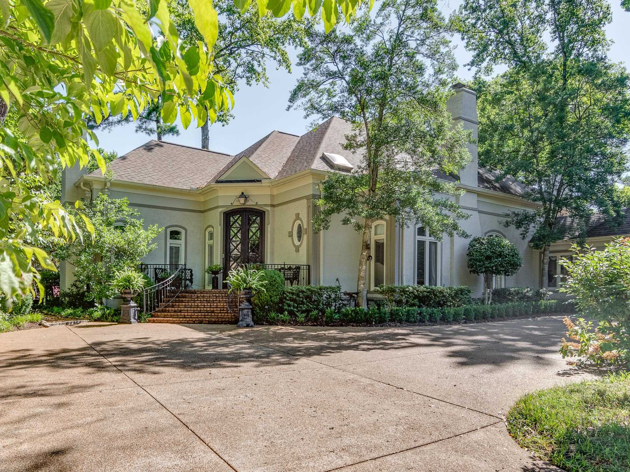 408 RIVER OAKS PL