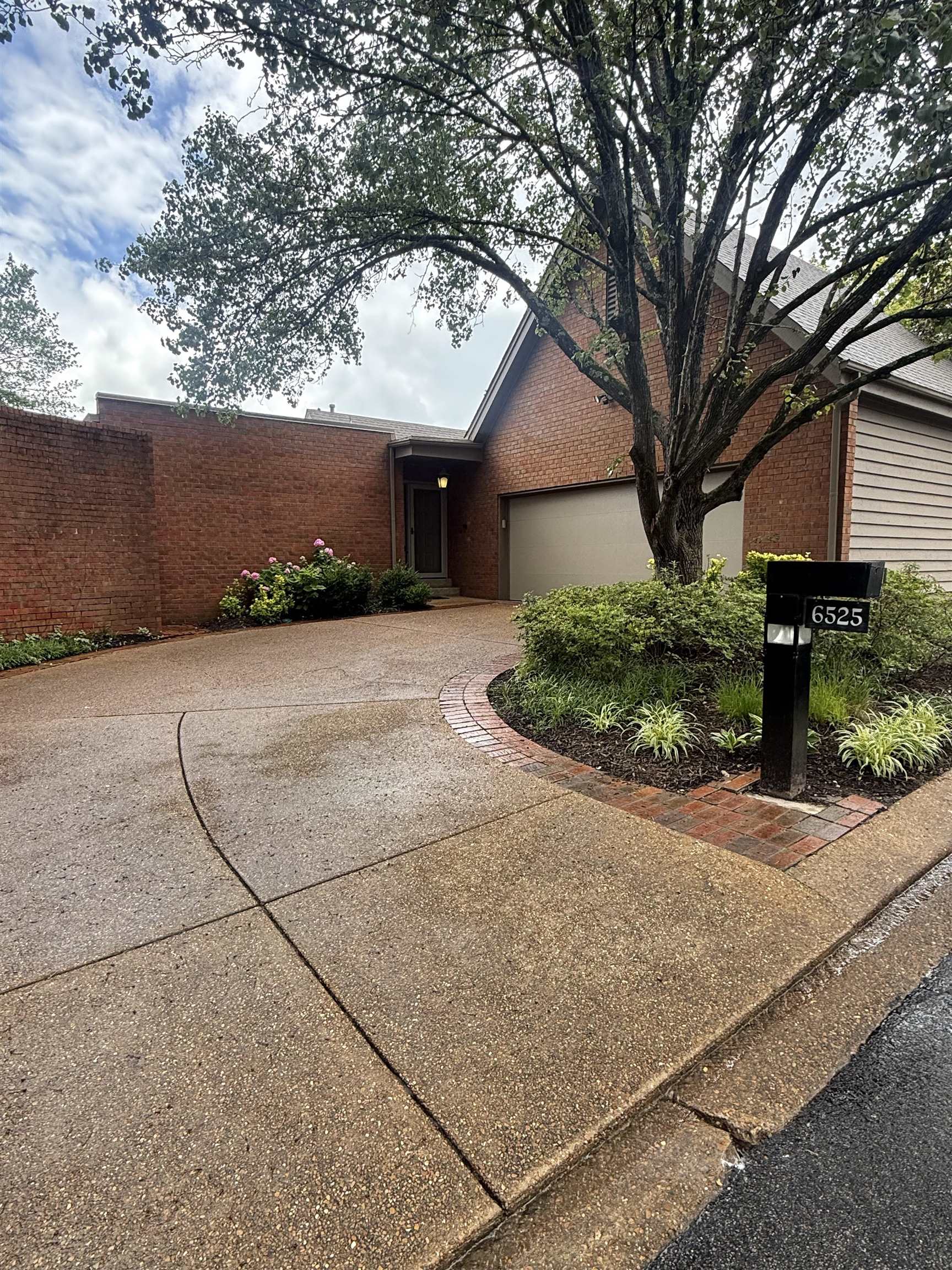 6525 CHERRYHILL RDG