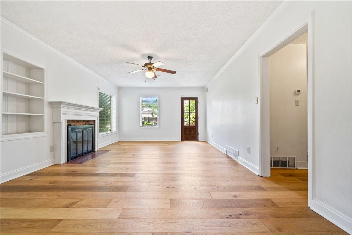252 BARRY RD