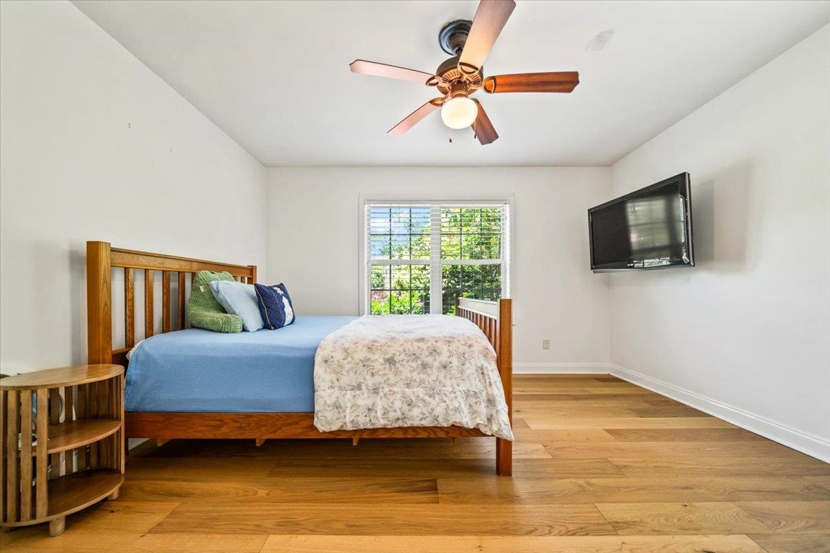 252 BARRY RD