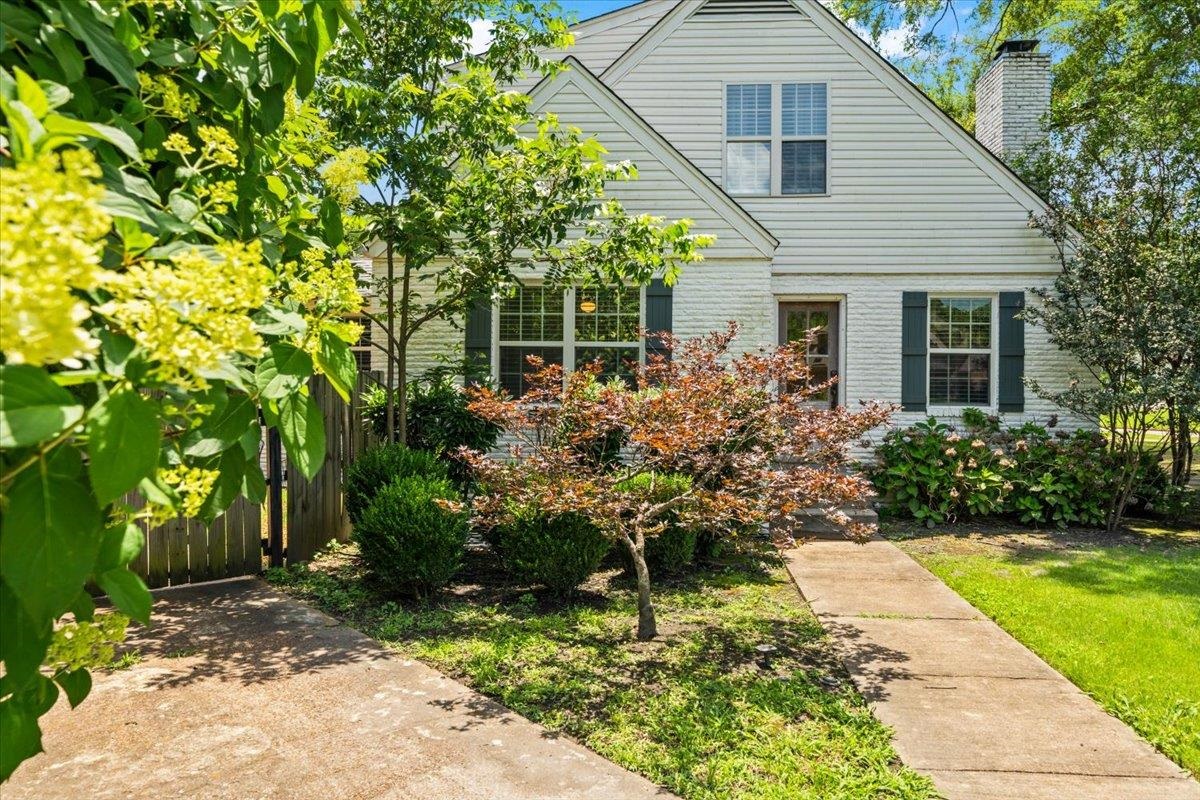 252 BARRY RD