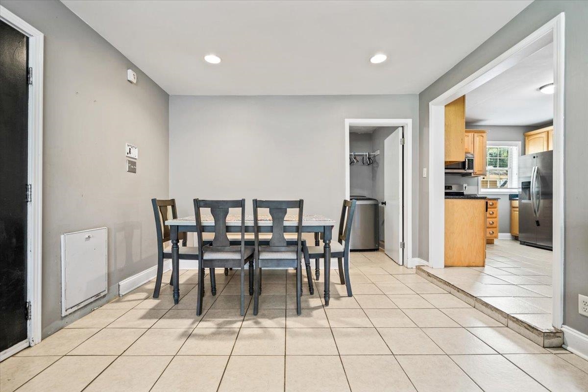 252 BARRY RD
