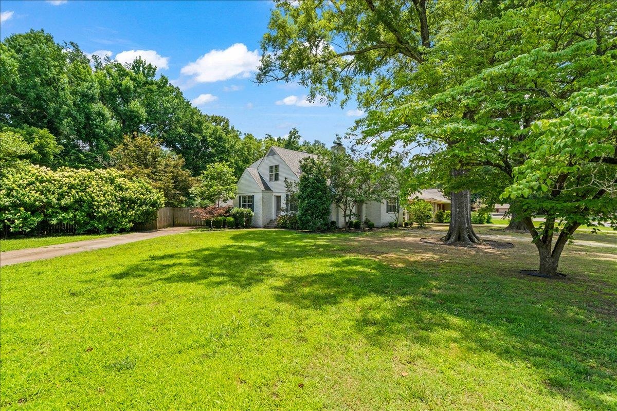 252 BARRY RD
