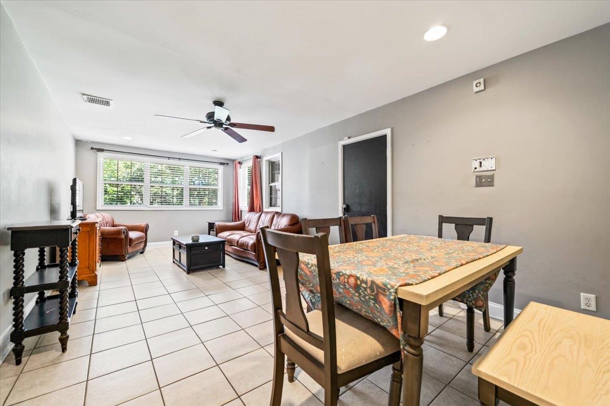 252 BARRY RD