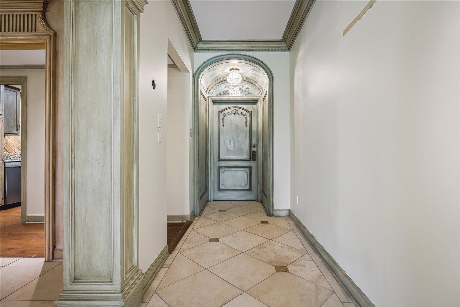 585 S GREER ST Unit: 302