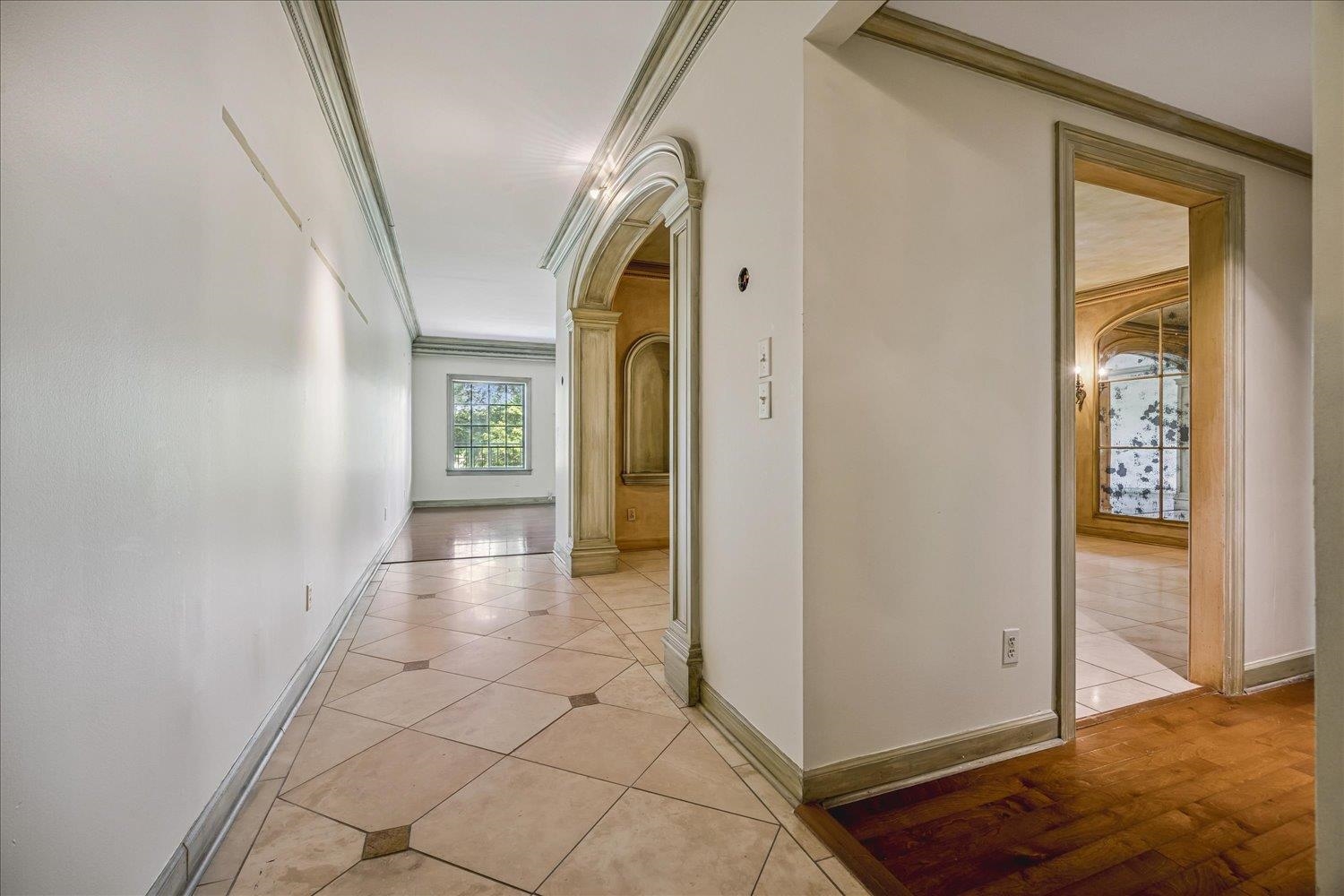 585 S GREER ST Unit: 302