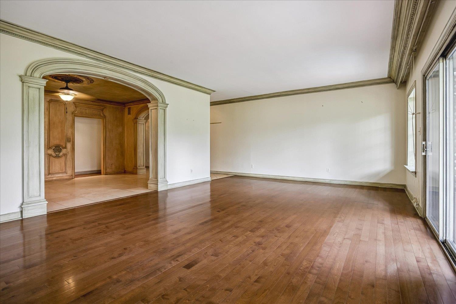 585 S GREER ST Unit: 302