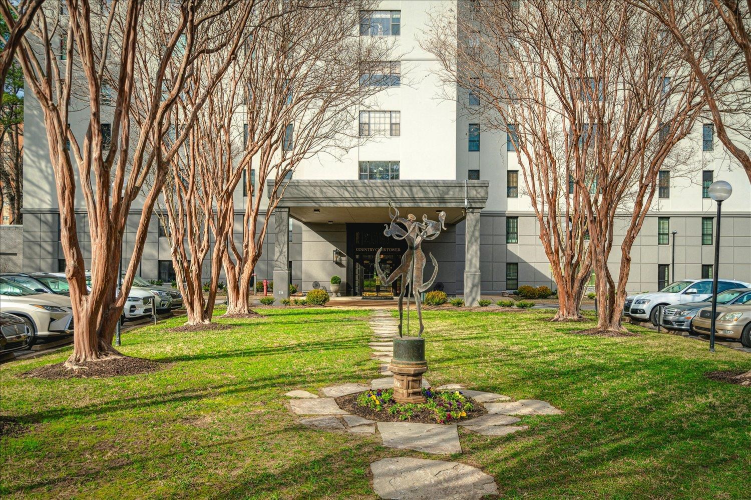 585 S GREER ST Unit: 302