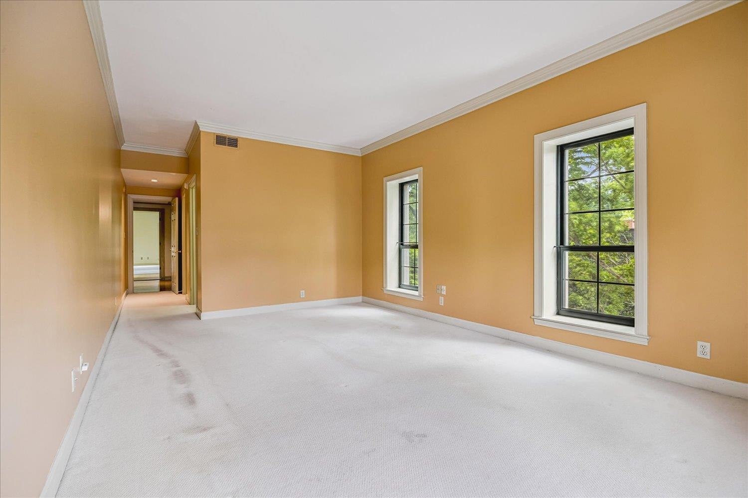 585 S GREER ST Unit: 302