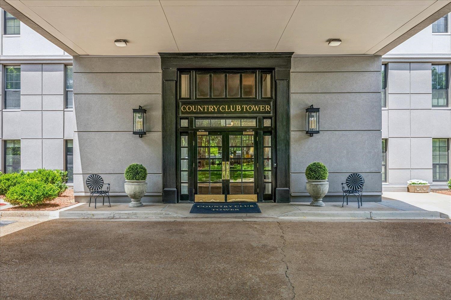 585 S GREER ST Unit: 302