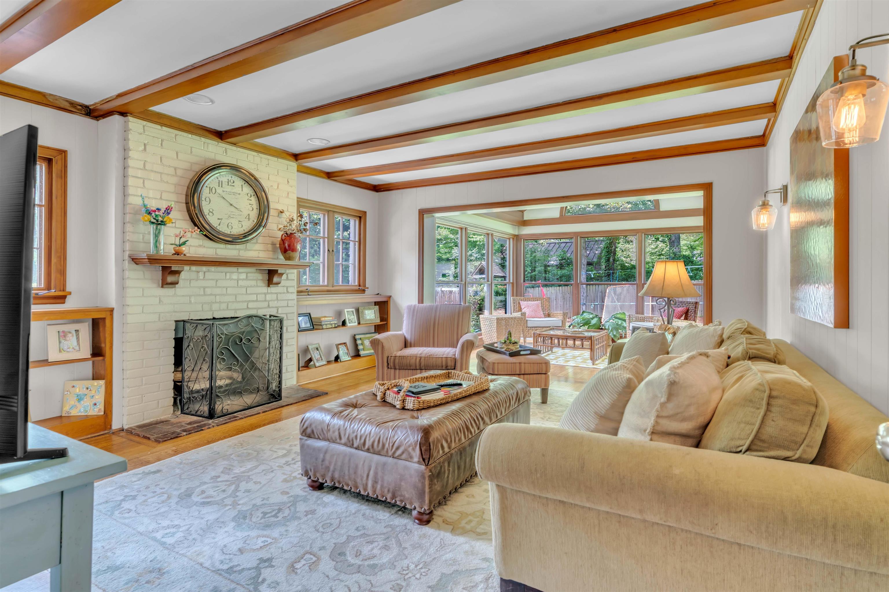 264 GARDENIA DR