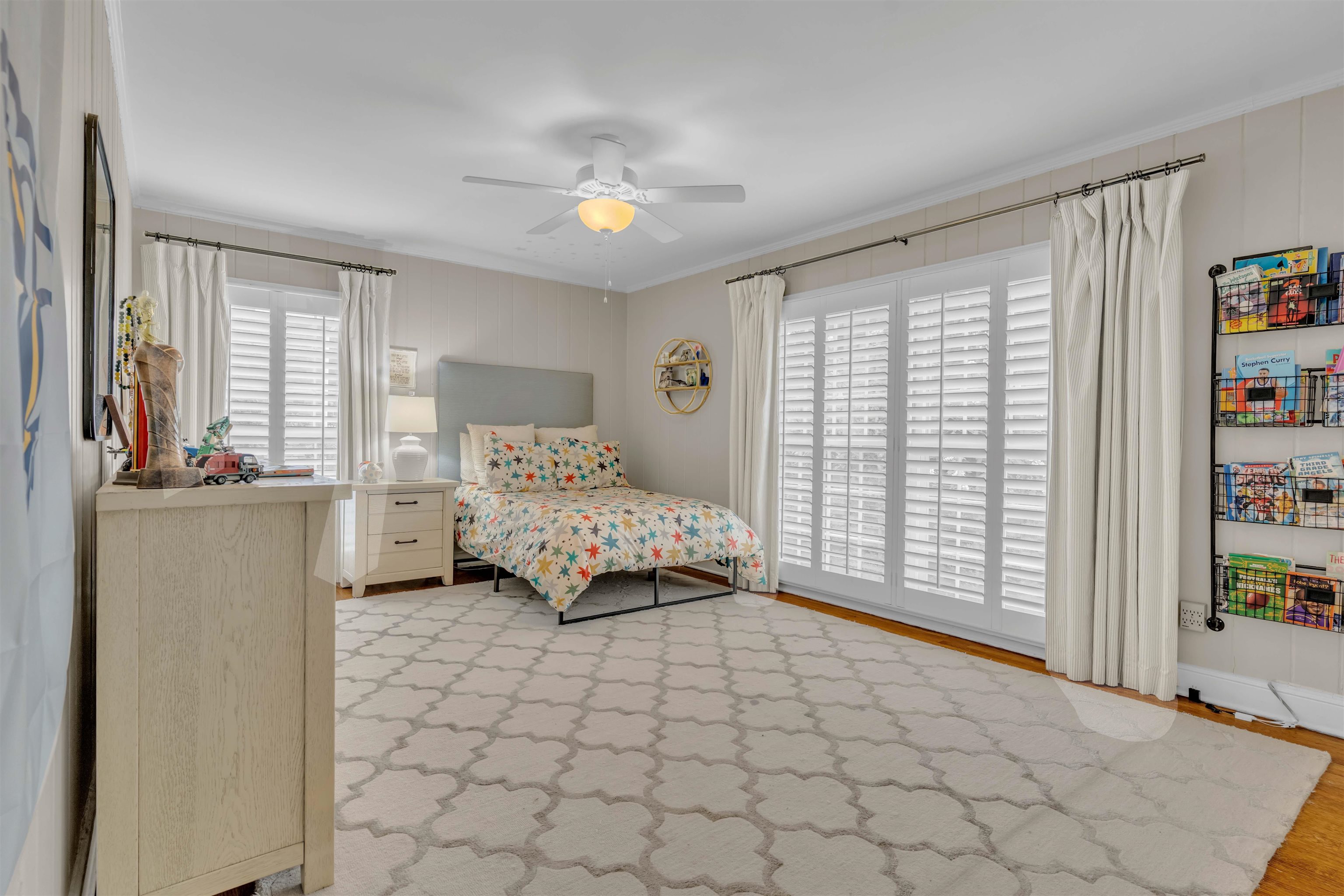 264 GARDENIA DR