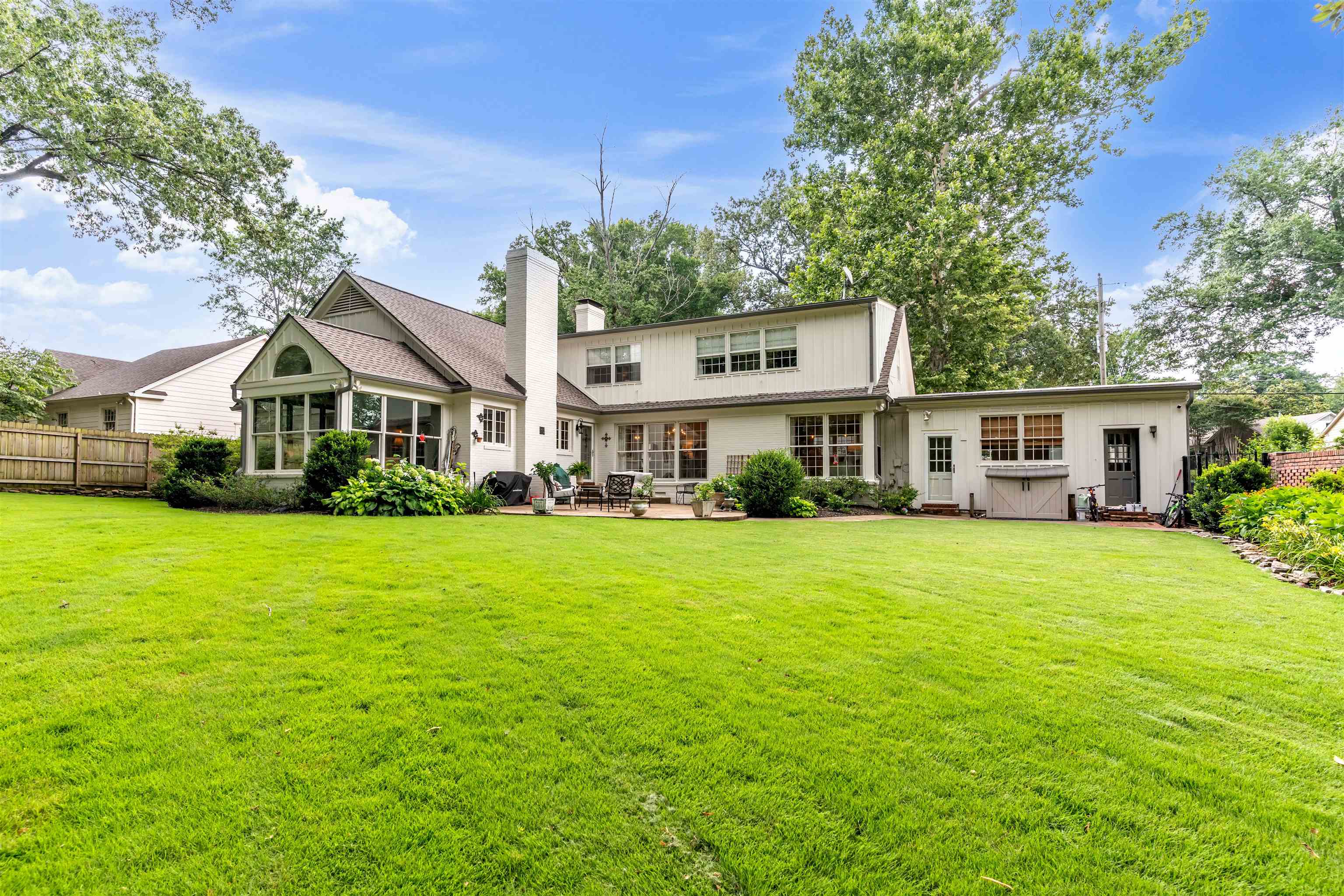 264 GARDENIA DR