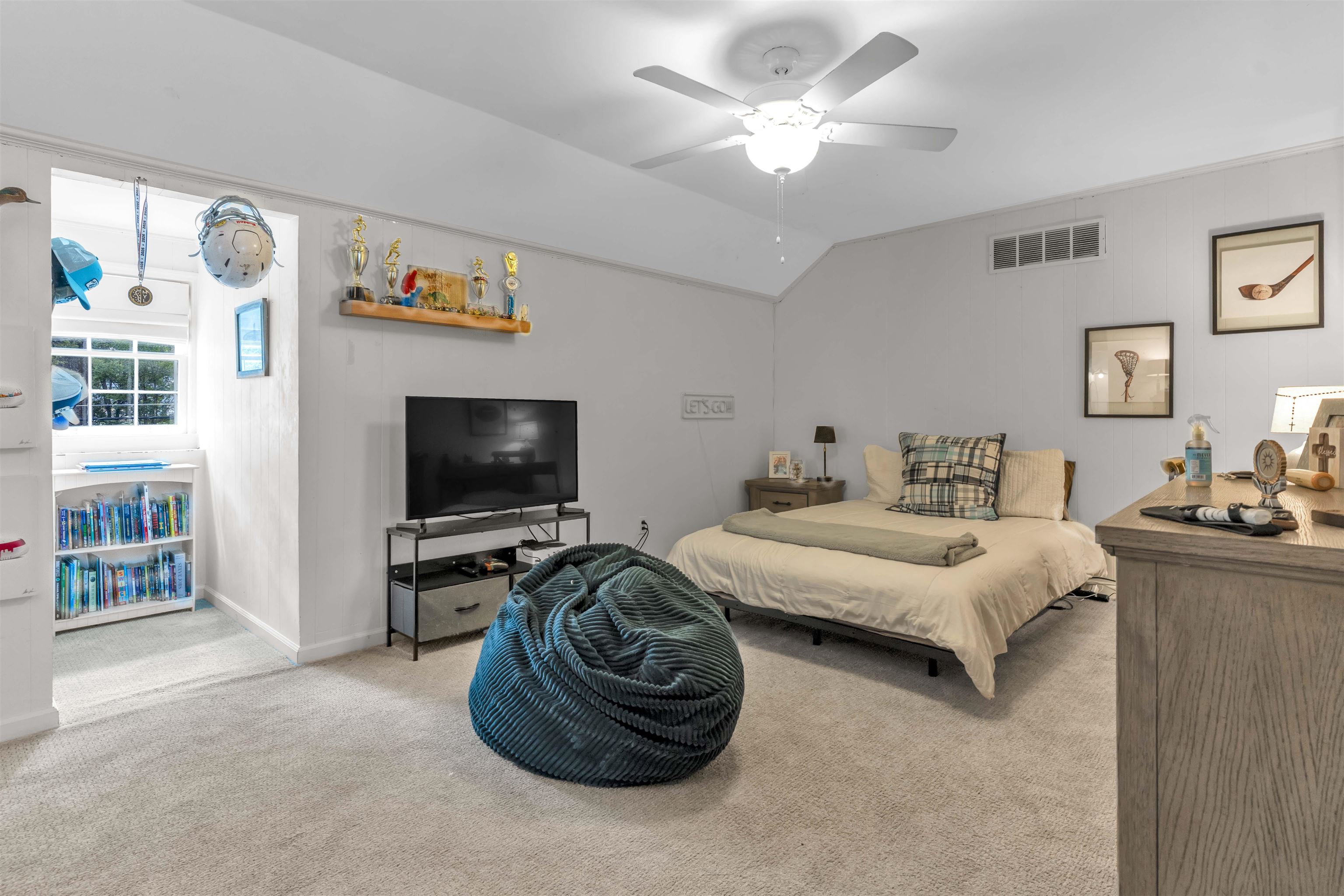 264 GARDENIA DR