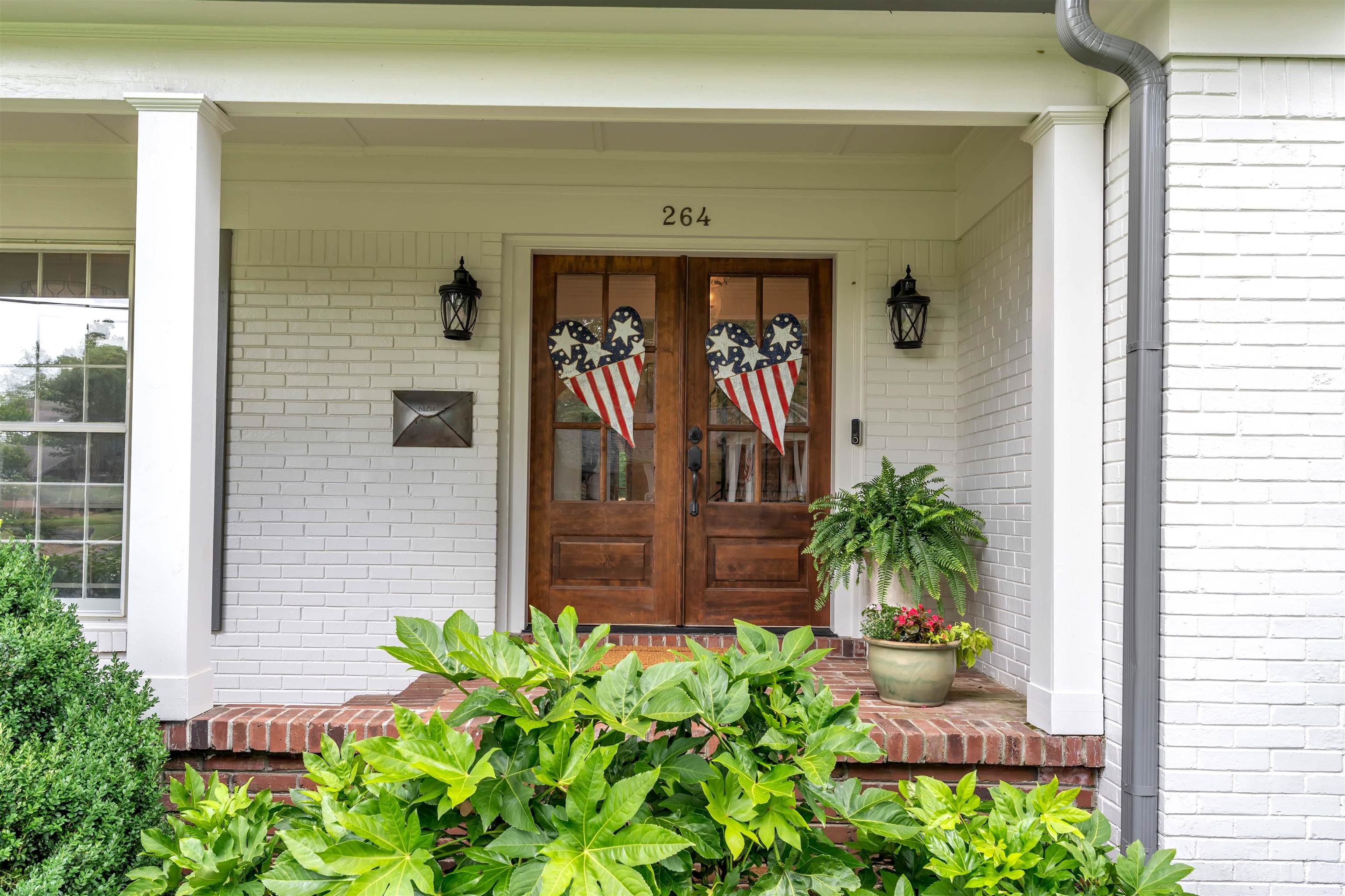 264 GARDENIA DR