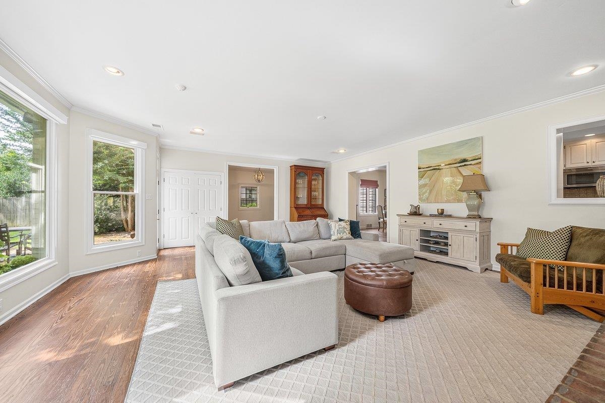 399 GREENFIELD RD