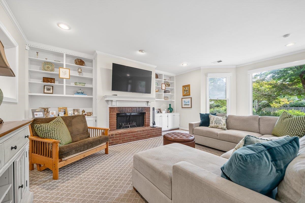 399 GREENFIELD RD