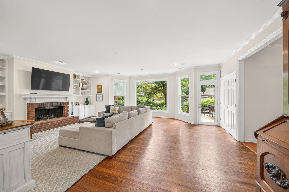 399 GREENFIELD RD