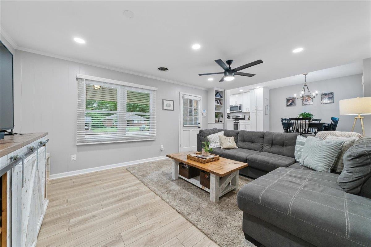 1406 VERA CRUZ ST