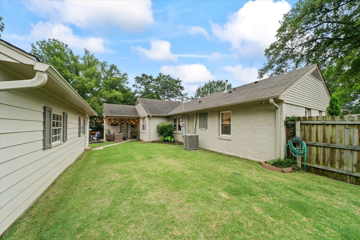 1406 VERA CRUZ ST