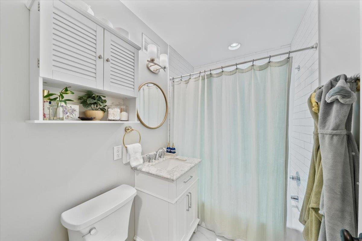 1406 VERA CRUZ ST