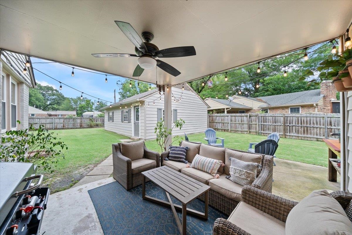 1406 VERA CRUZ ST
