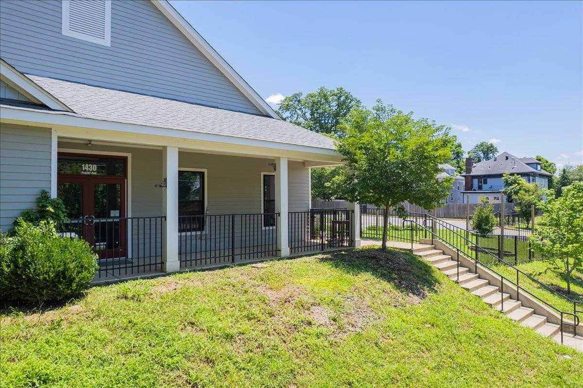 1430 POPLAR AVE
