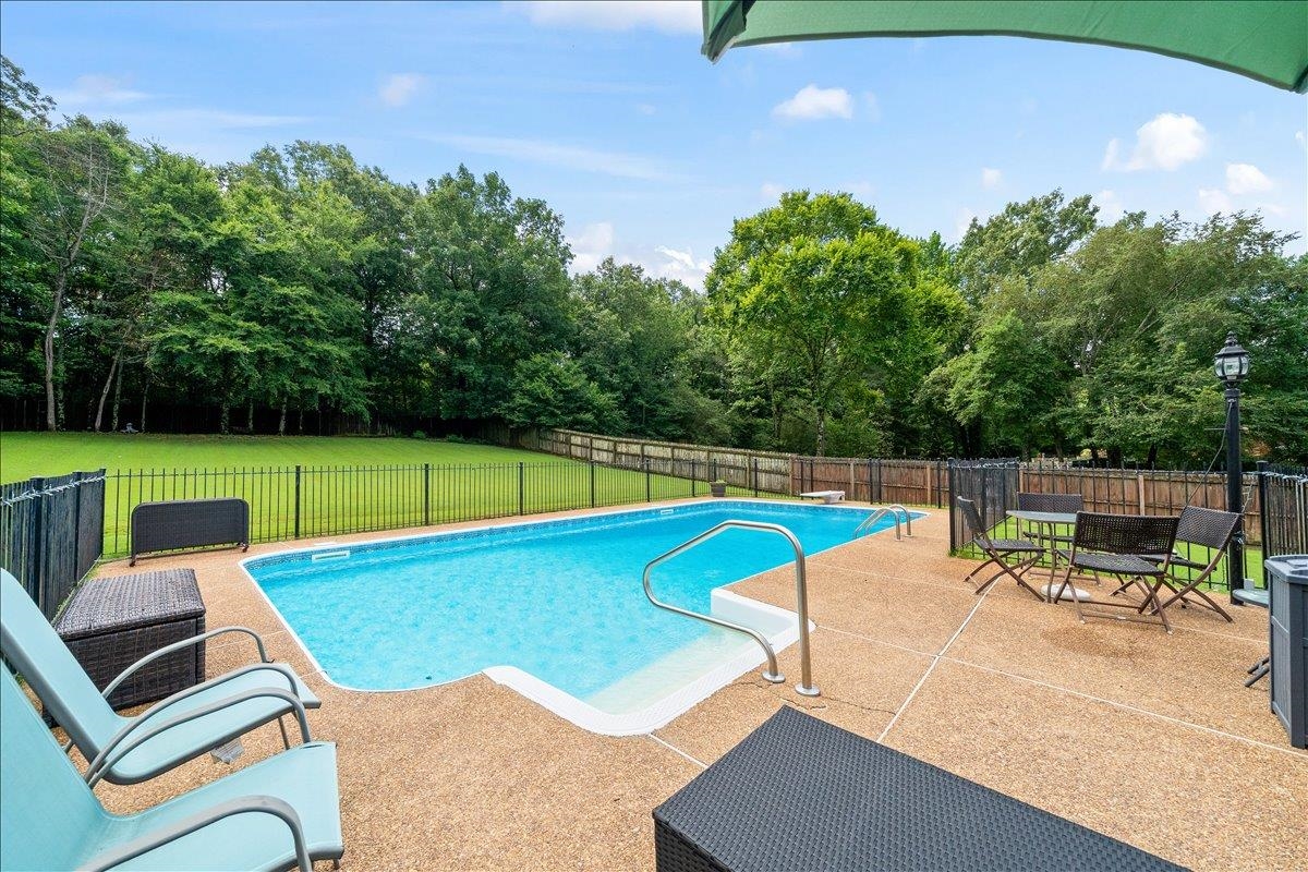 958 VIVIAN LEIGH LN