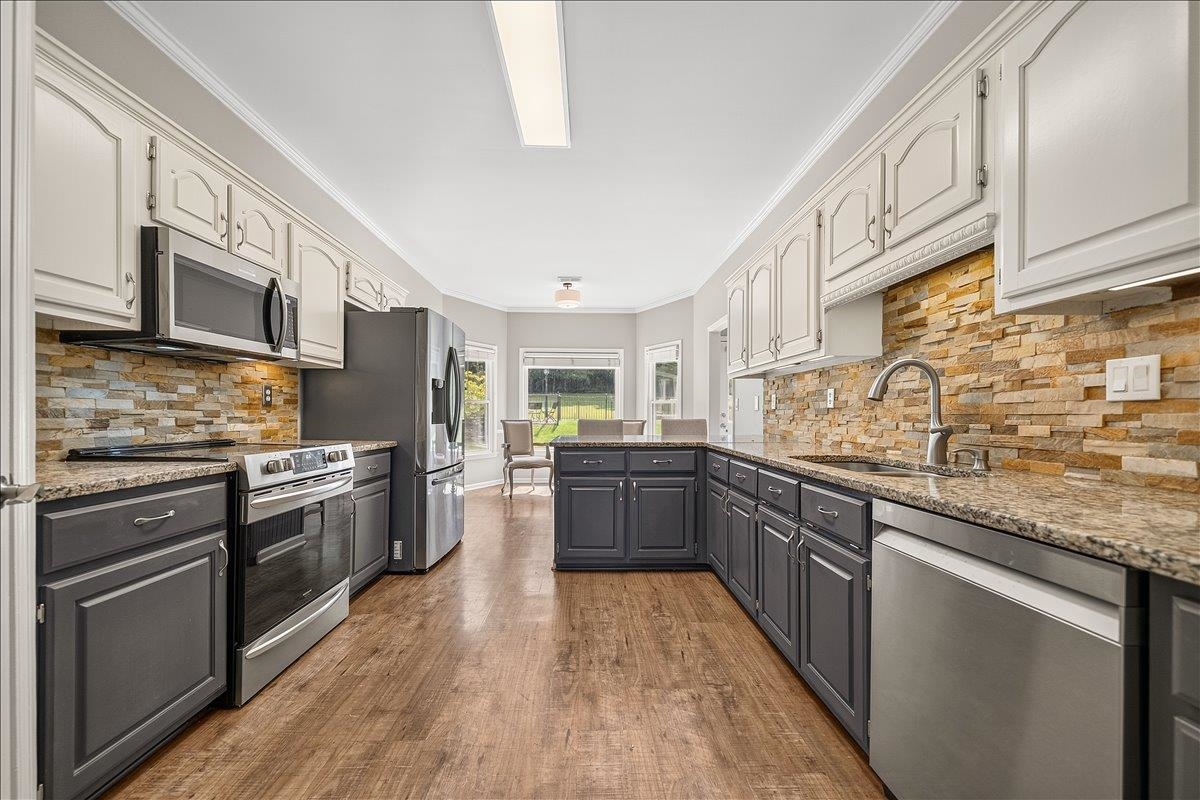 958 VIVIAN LEIGH LN