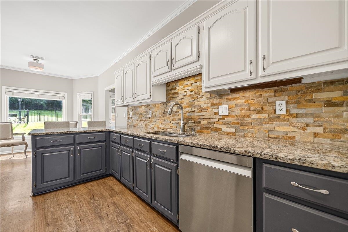 958 VIVIAN LEIGH LN