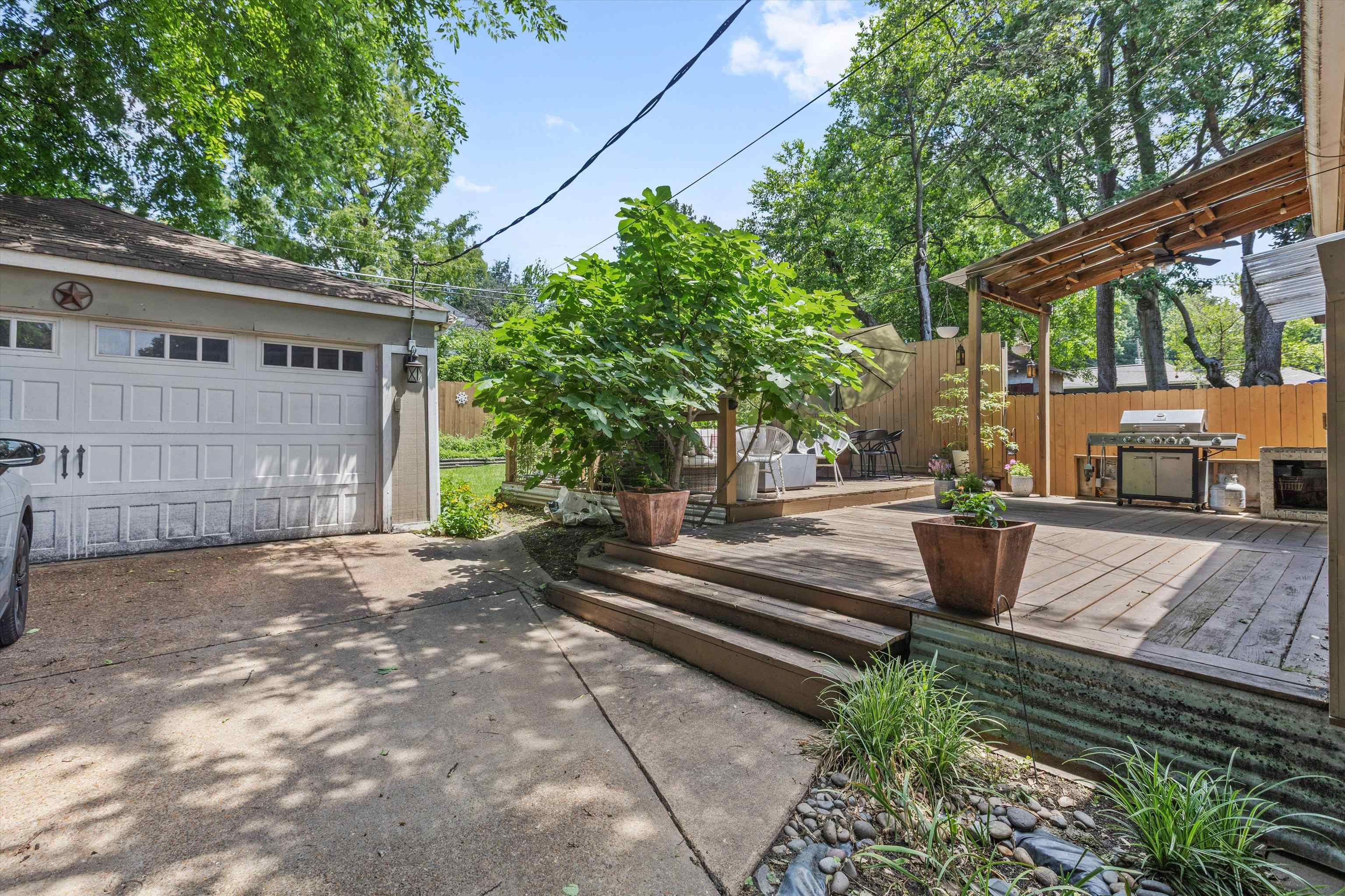 1318 GOODBAR AVE