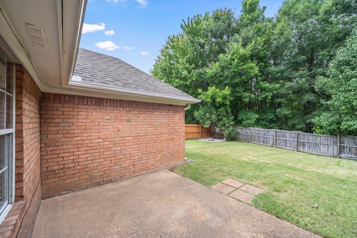 146 N SWEET RAIN DR