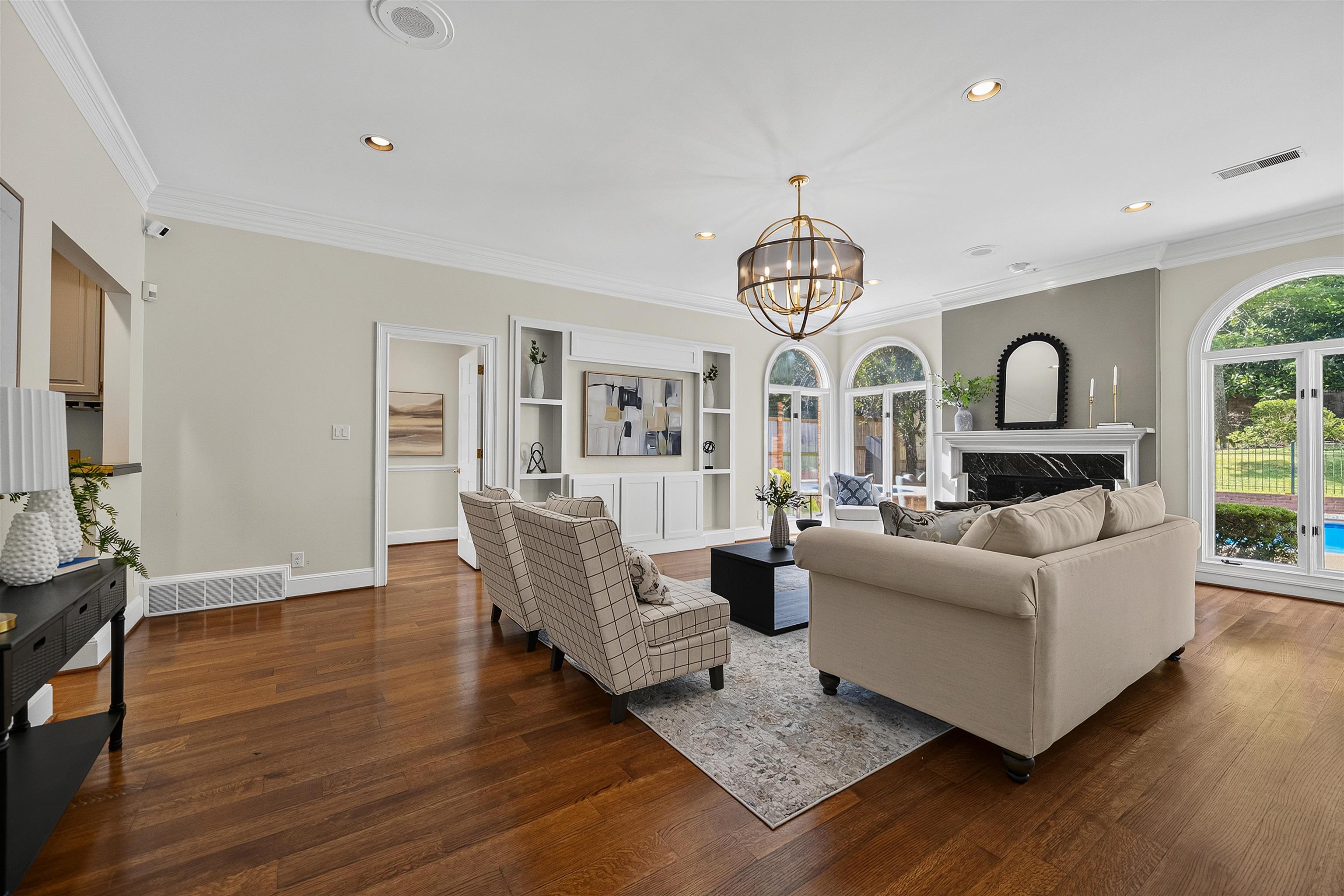 6571 OAK ESTATES DR