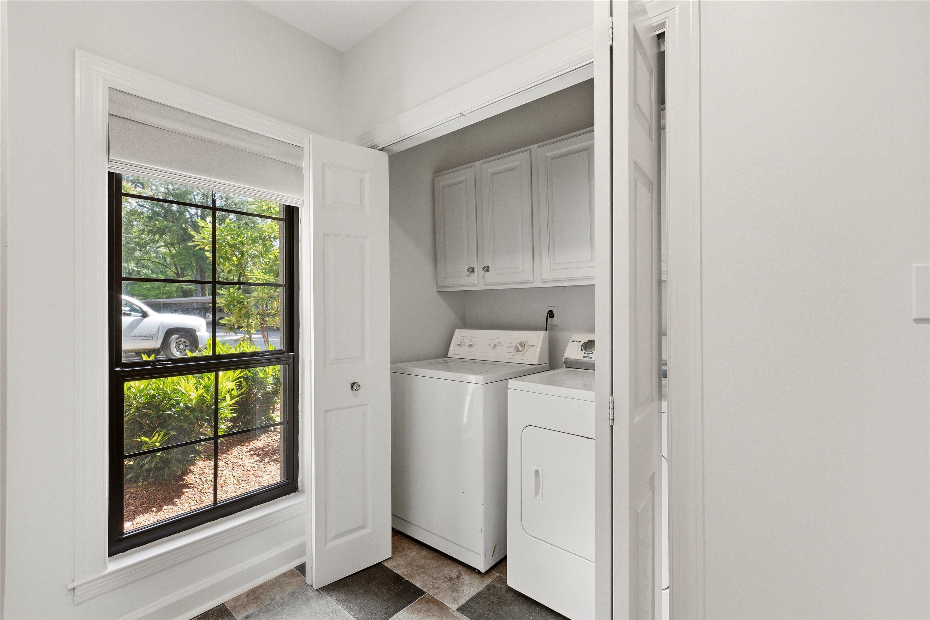 585 S GREER ST Unit: 100