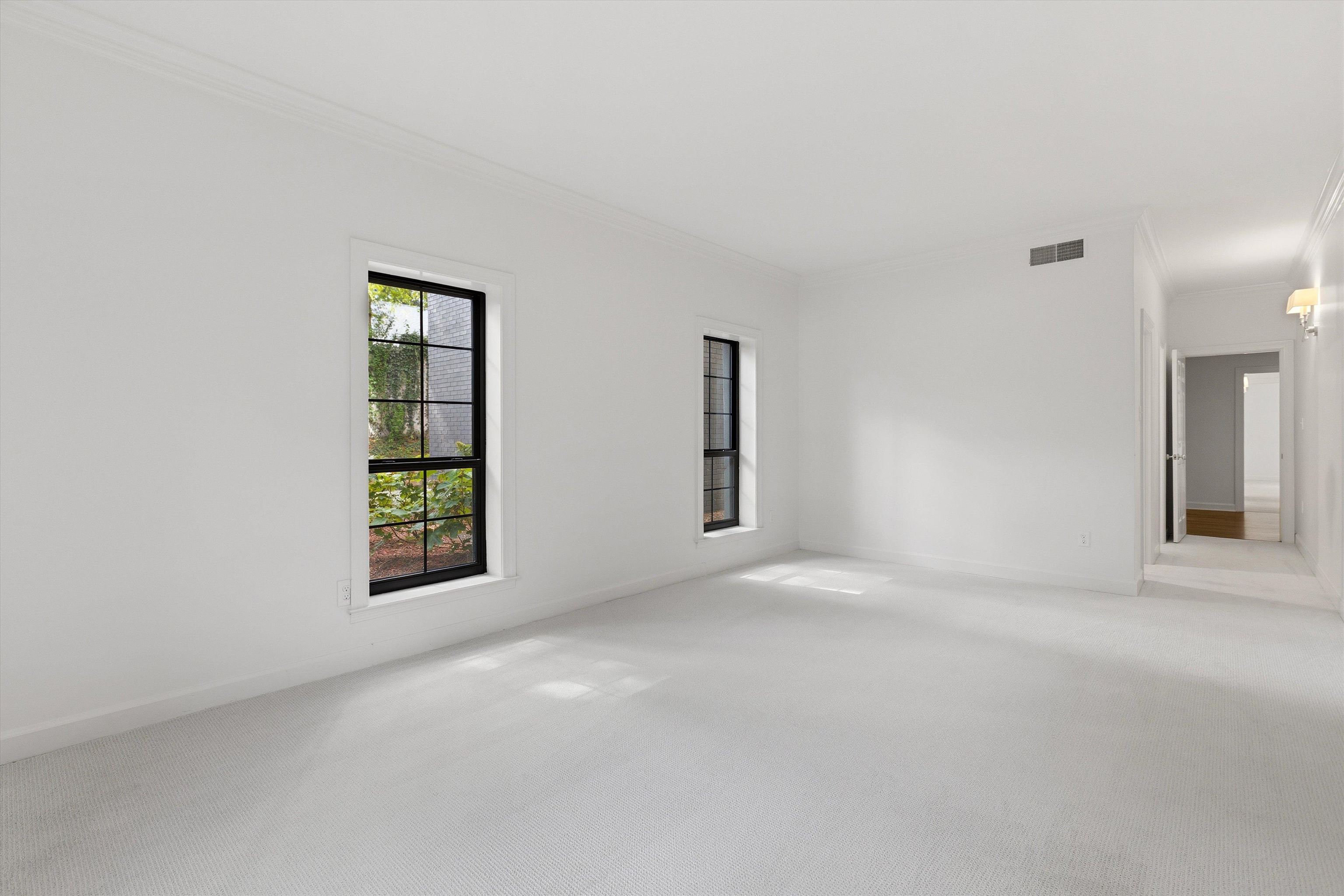 585 S GREER ST Unit: 100